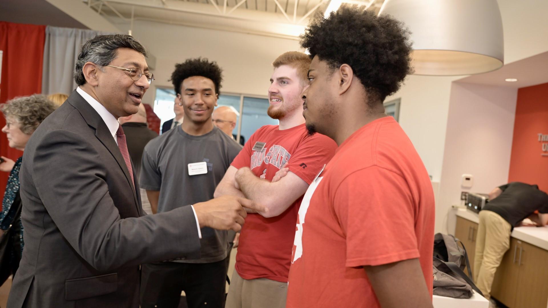 President Bellamkonda with students at Ohio stater lima